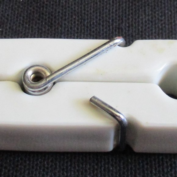 Vintage New Freddi Large Porcelain Desk Clothespin Paperweight Made in Japan - Picture 3 of 5